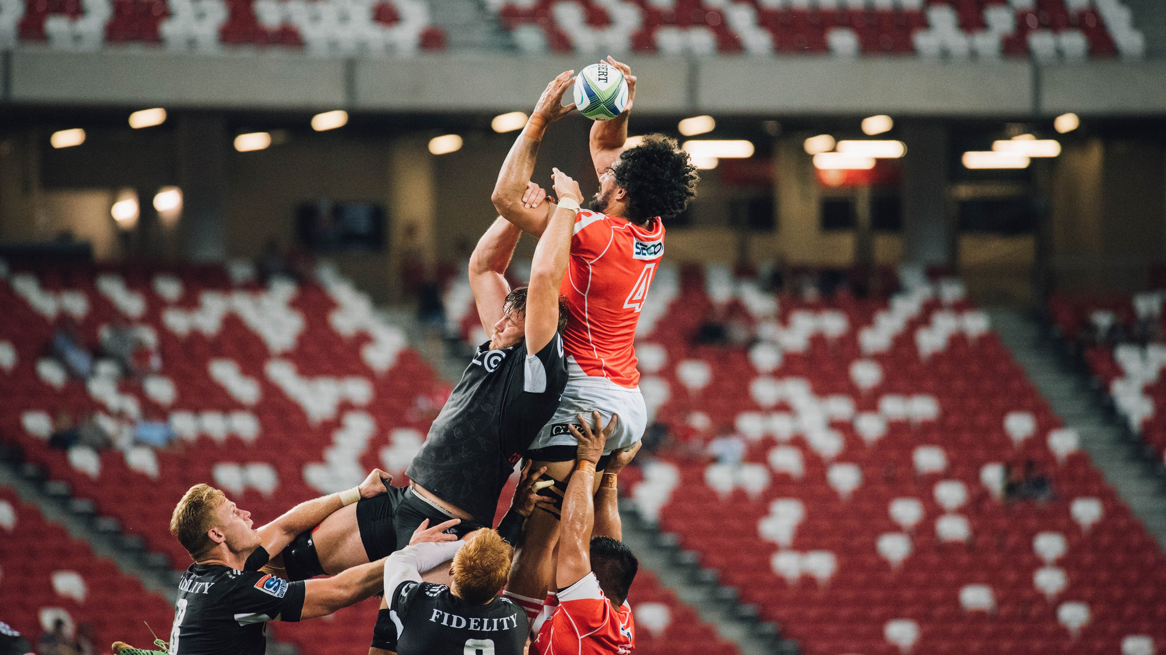 阿什拉夫之夜,当闪电撕裂总决赛的钢铁防线