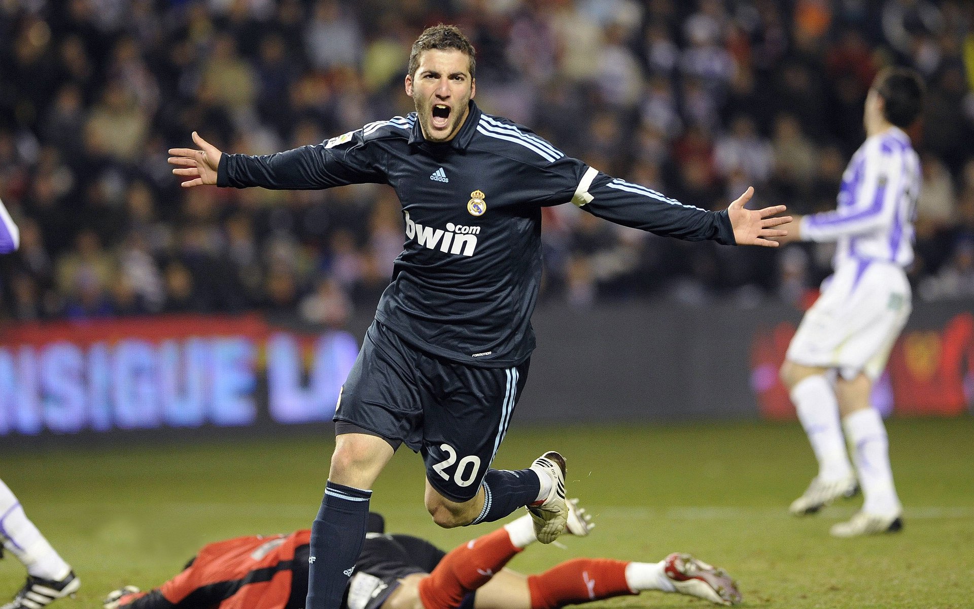 极夜绽放，斯通斯在F1年度争冠之夜的救赎与爆发